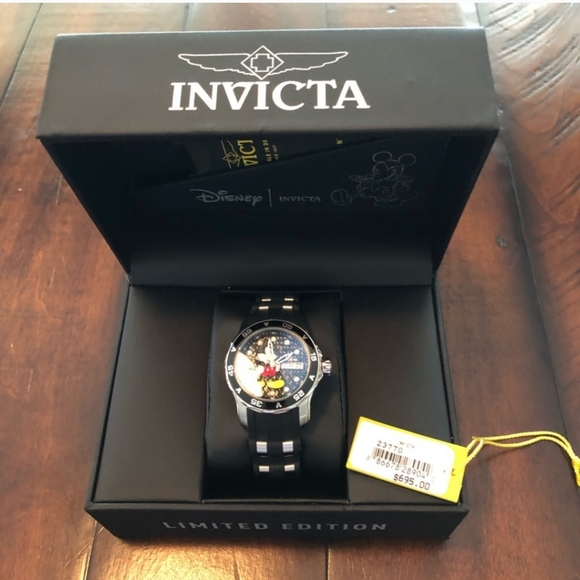 Disney Invicta Limited Edition Mickey Mouse Watch - Picture 6 of 13